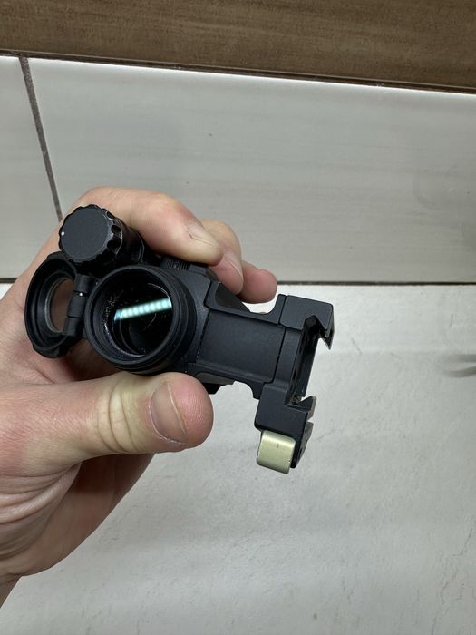 Приціл коліматорний Aimpoint CompM5 з точкою 2 МОА