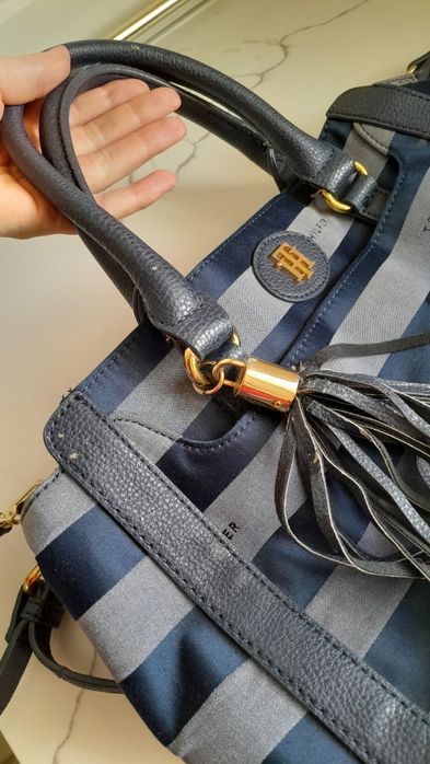Stylowa torebka w paski Tommy Hilfiger  do ręki i na ramię