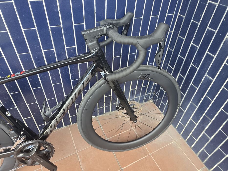 Merida com 105 di2 e rodas carbono