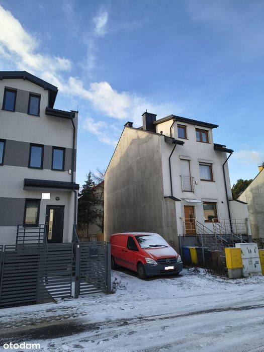 Gotowiec inwestycyjny, 3 mieszkania 201 m2 + 4 garaże, Stara Miłosna