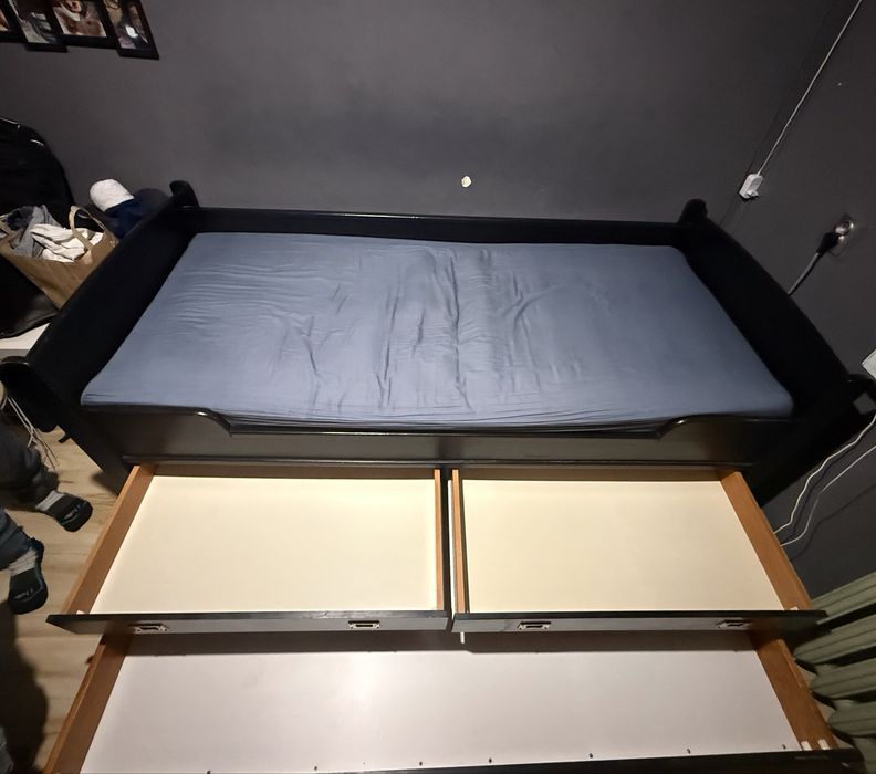 Łóżko jednoosobowe