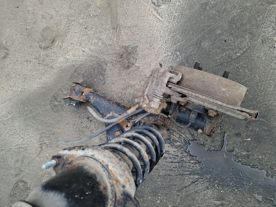 Toyota Corolla E12 Belka Zawieszenia Tył