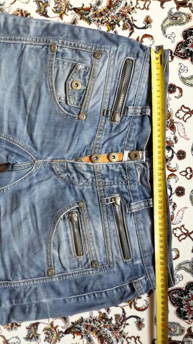 Джинси екзклюзивного дизайну