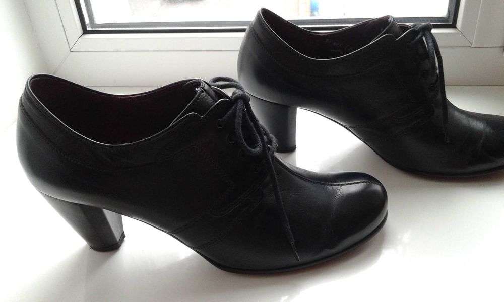 Полусапожки кожаные фирмы "Gabor" черного цвета 37,5-38 размера