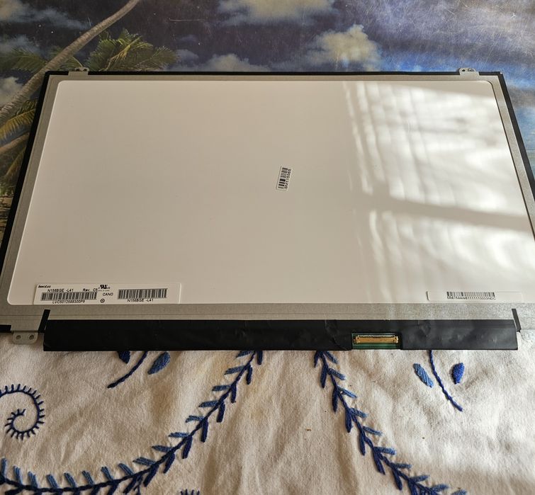 Display Ecrã Led 15.6 brilhante slim. Como novo