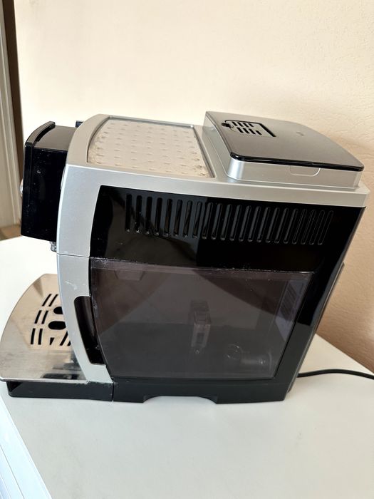 Ekspres ciśnieniowy Delonghi ECAM 24.210