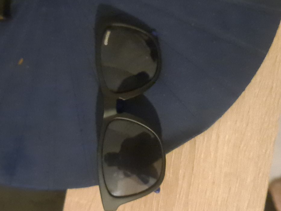 Vendo oculos Ferrari