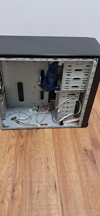 Obudowa PC ATX LOGIC CZARNA Gruba solidna blacha RETRO