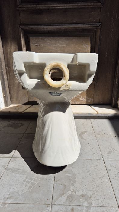 Lavatorio e sanita antigos