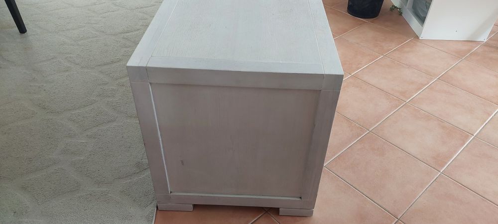 Movel tv branco Banak Importa