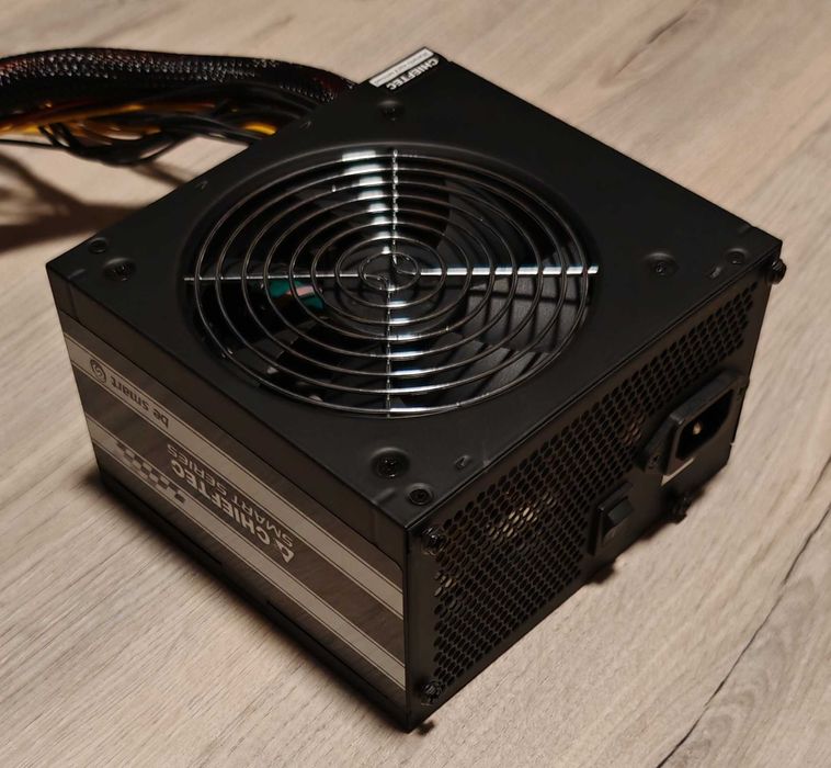 Zasilacz komputerowy Chieftec Smart Series 700W 80 Plus