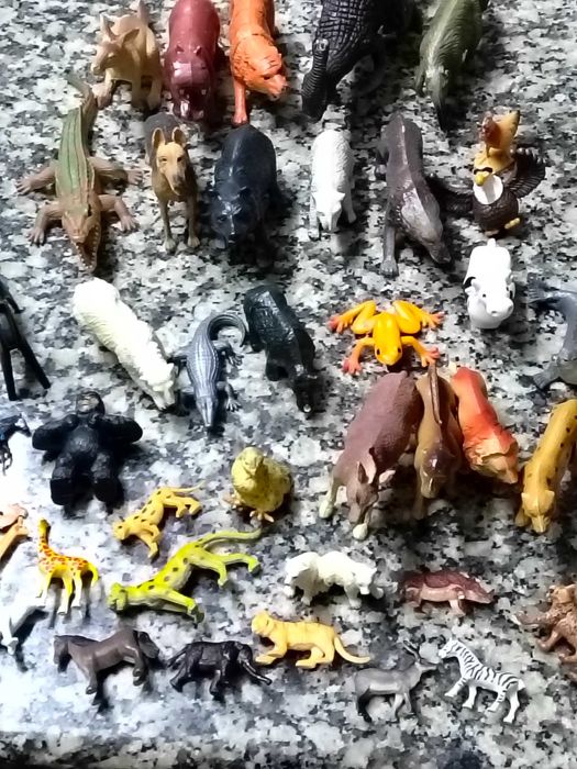 Brinquedos e miniaturas para coleção