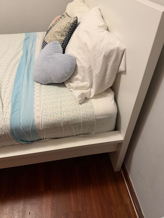 Cama com colchão da ikea a venda
