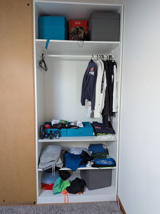 Roupeiro PAX como novo