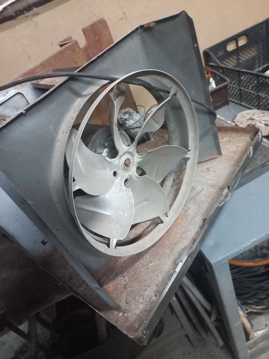 Продам охлаждающий вентилятор.