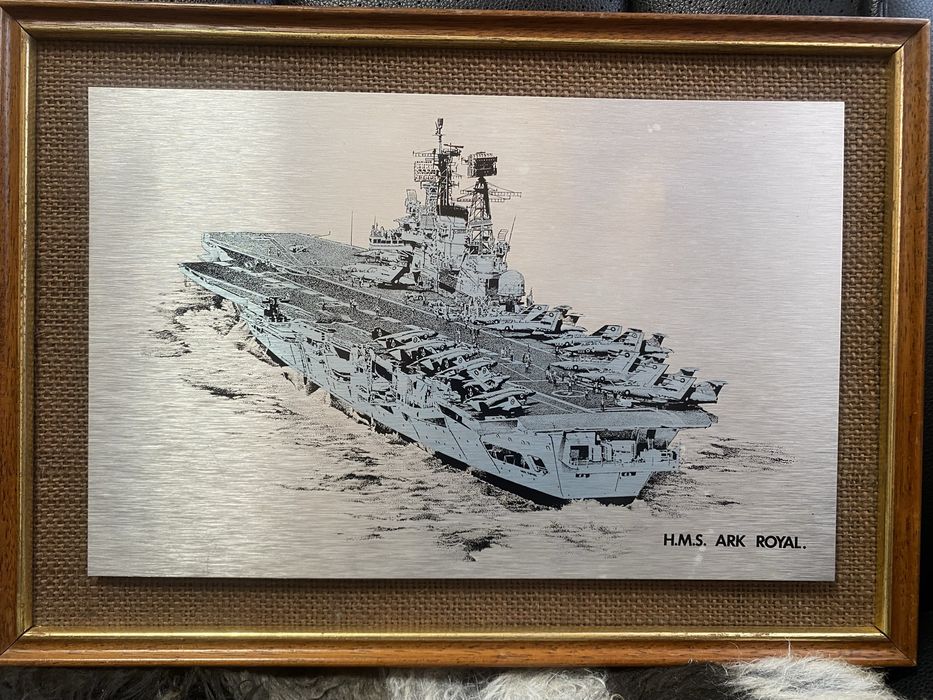 Гравійована картина   корабля ARK ROYAL