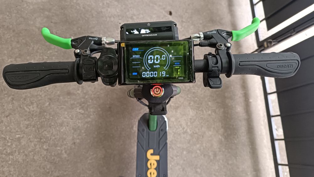 Електросамокат Jeep 2x Advenrurer Exclusive Individual 500w