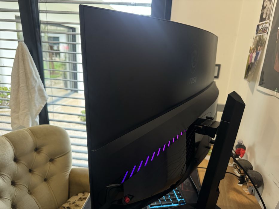 Monitor curvo MSI 180hz/1ms/31.5 polegadas