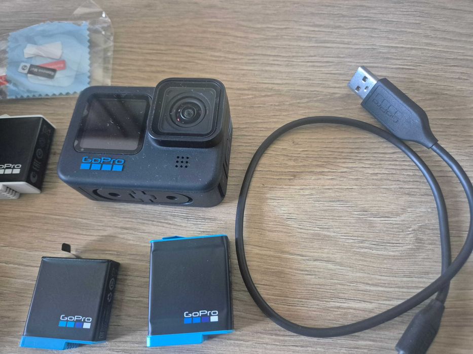 Gopro hero 11 + 3 baterie enduro+pokrowiec