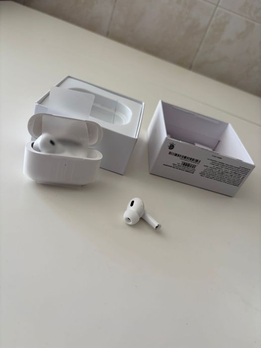 AirPods 2 Pro...