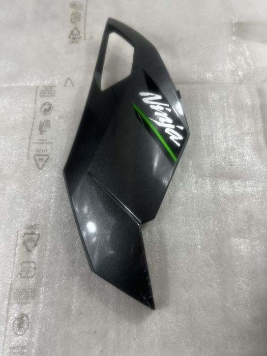 Owiewka osłona lewa Kawasaki Ninja 1000 [OEM: 55028073617K]  Z1000SX Ninja 1000SX S28