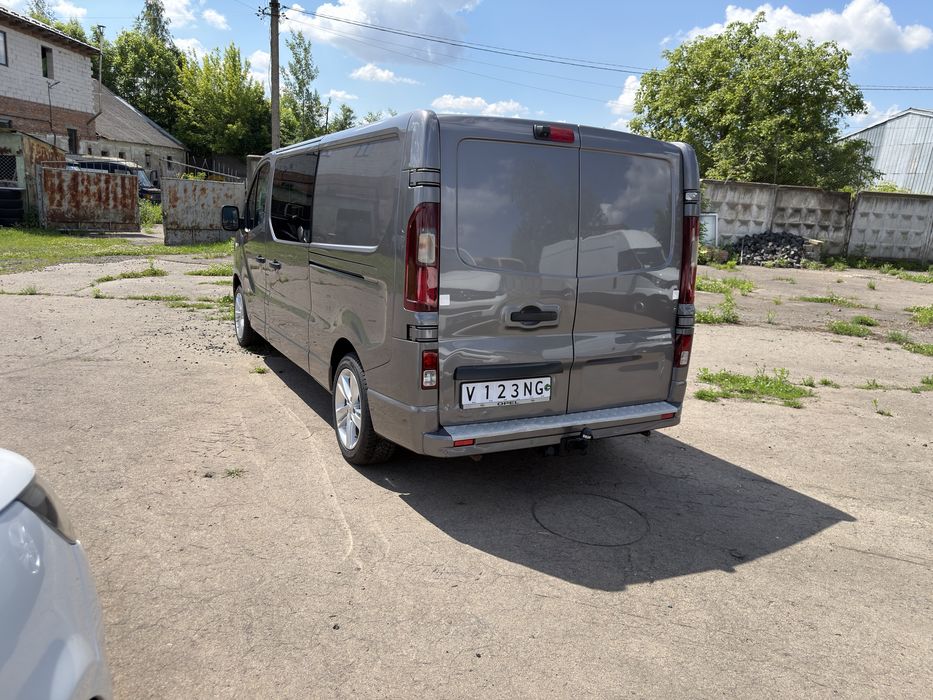 Свіжопригнаний Груз-Пас Opel Vivaro Long 2018
