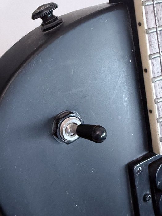 Guitarra Elétrica J&D LC300 Matte Black – Estilo Les Paul – anos 90 bom estado