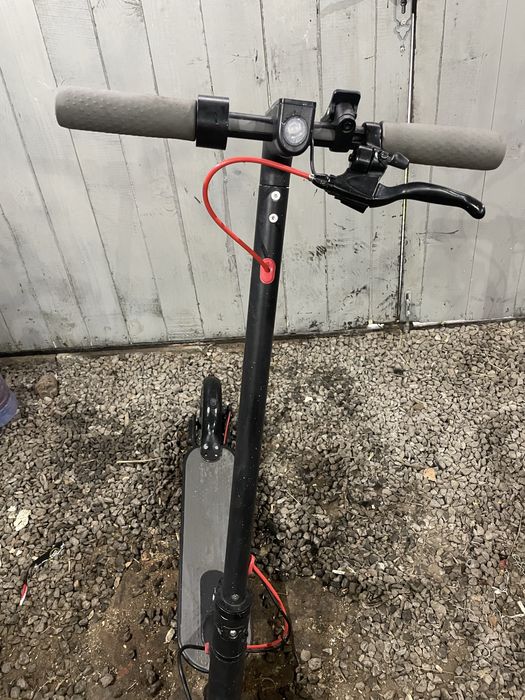 Продам електро самокат Xiomi