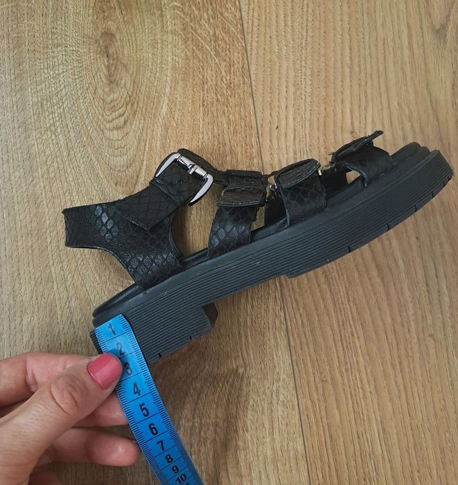 Чёрные босоножки для девочки