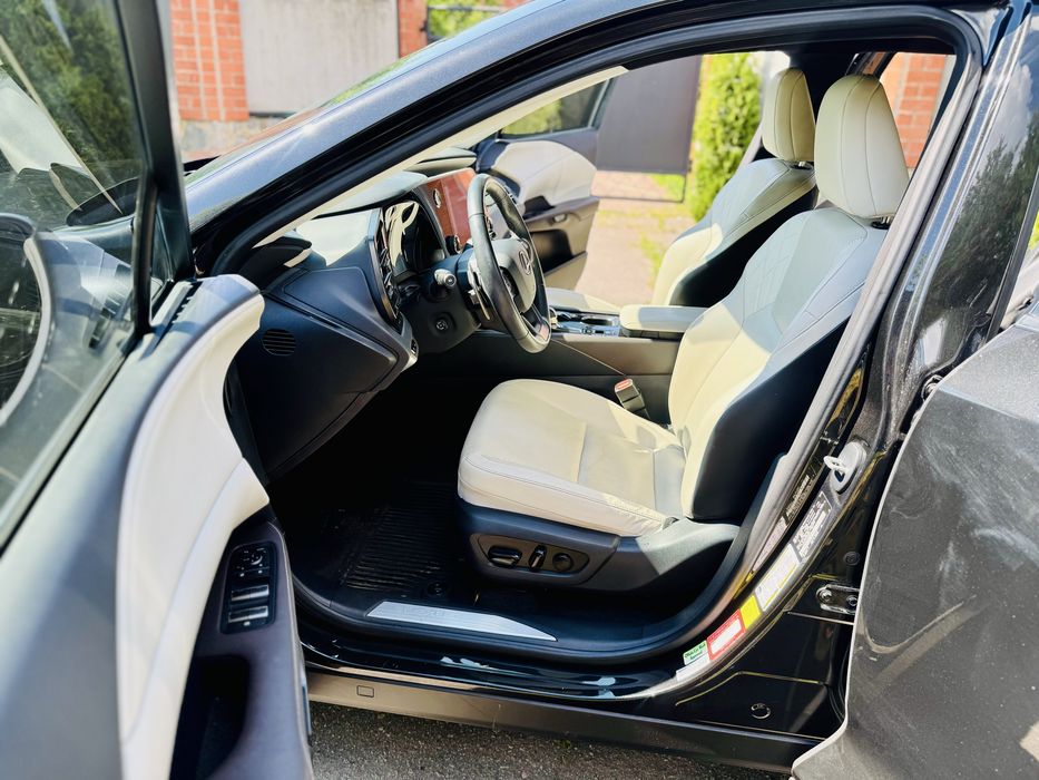 Lexsus RX350 2023рік 2.4 AWD Premium V