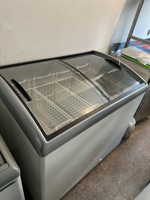 Холодильна ларь морозильна камера  вітрина морозилка торгове Juka