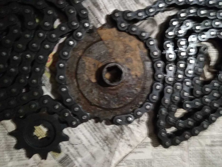 Продам запчасти к мотороллеру Муравей. Цена за все. Можно отдельно.