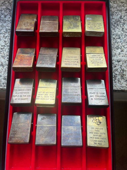 Colecção de 16 Zippos originais, usados na Guerra do Vietnam em um excelente estado de conservação