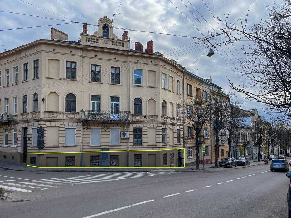 Продаж кутового приміщення неподалік центру Львова. Без комісії