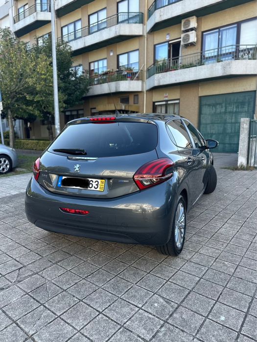 Peugeot 208 1.2 2016
