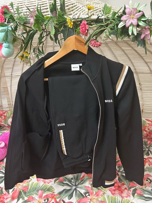 Conjunto calças e casaco da Boss para rapaz