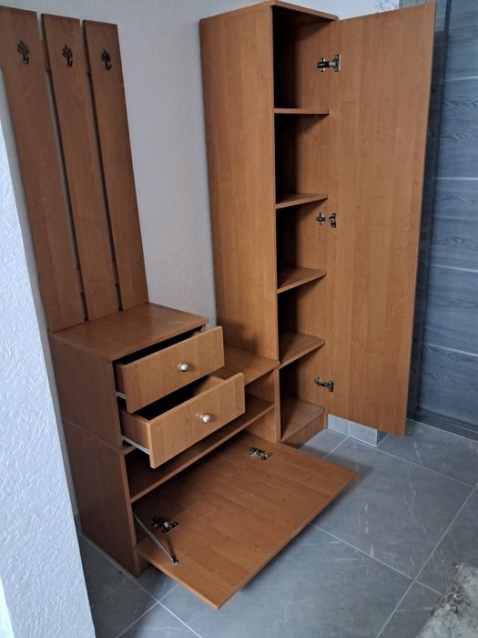 Меблі для передпокою