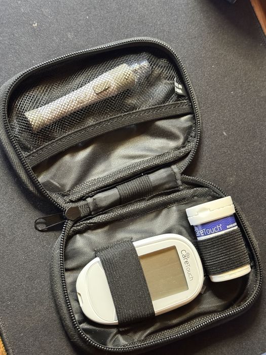 Пристрій для виміру глюколи в крові