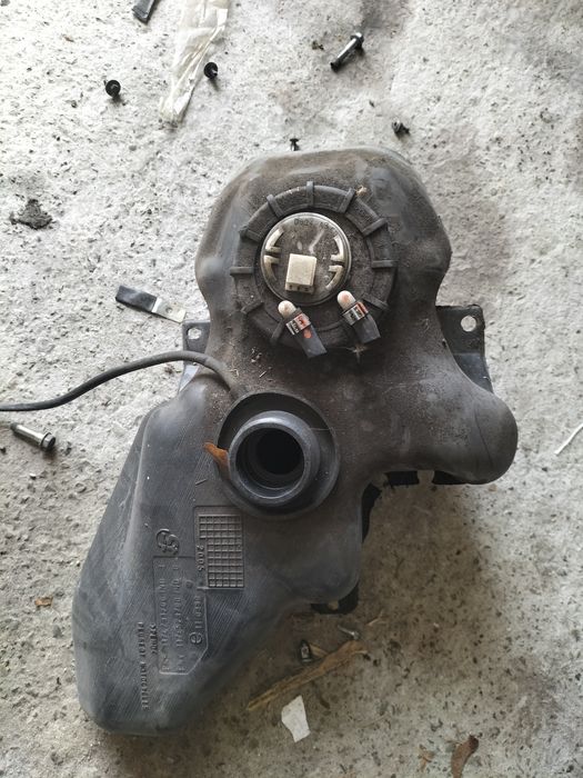 Zbiornik paliwa,pompa,pływak peugeot elystar 50cm tsdi