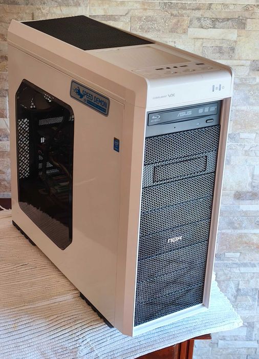 Computador gaming i7 4790 (SR1QF) - para peças ou reparaçao