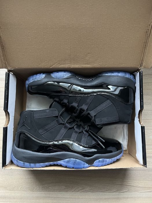Air Jordan 11 black