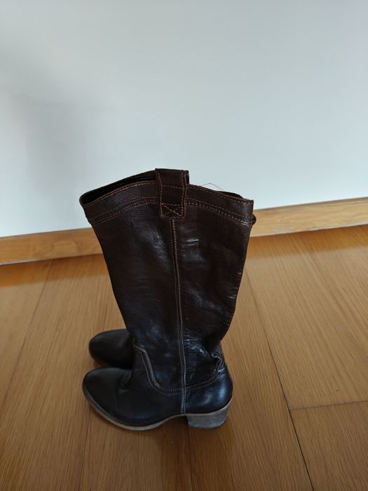 Bota Cano Alto em Pele