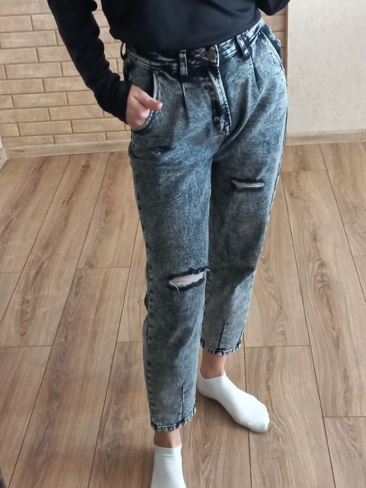 Джинси МОМ. Сірі