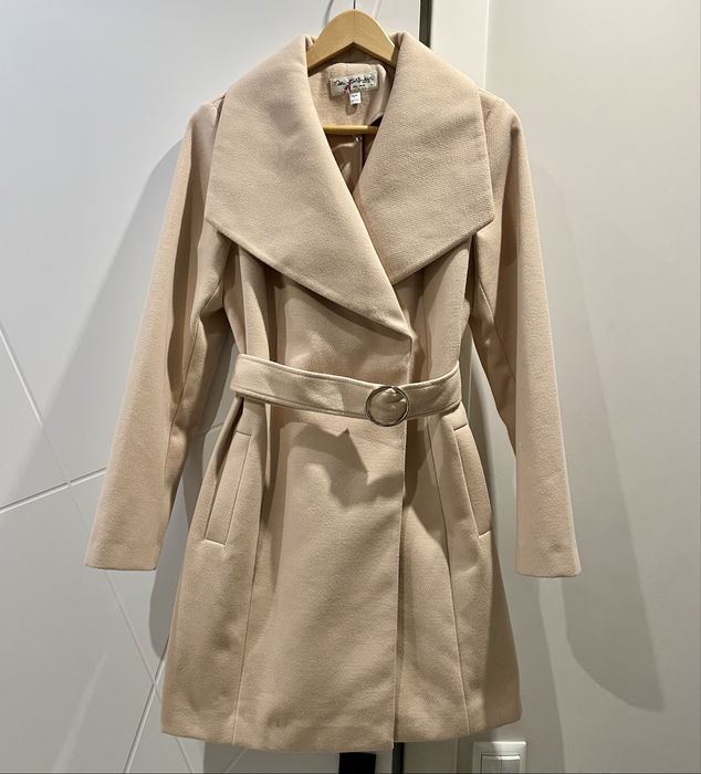 Пальто бежеве жіноче на кнопках під пояс (розмір 10/s)