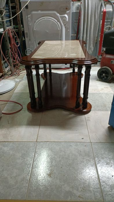 Mesa  em  madeira com pedra  mármore