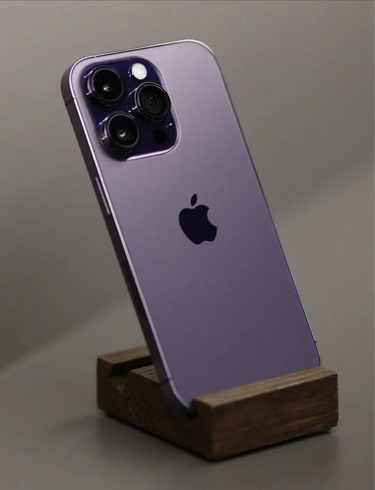 • iPhone 14 Pro (128gb)
