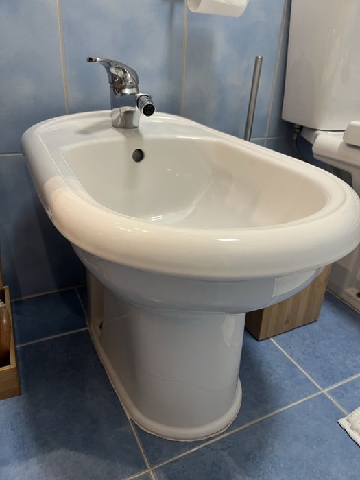 Bidé com torneira-Marca: Sanitana