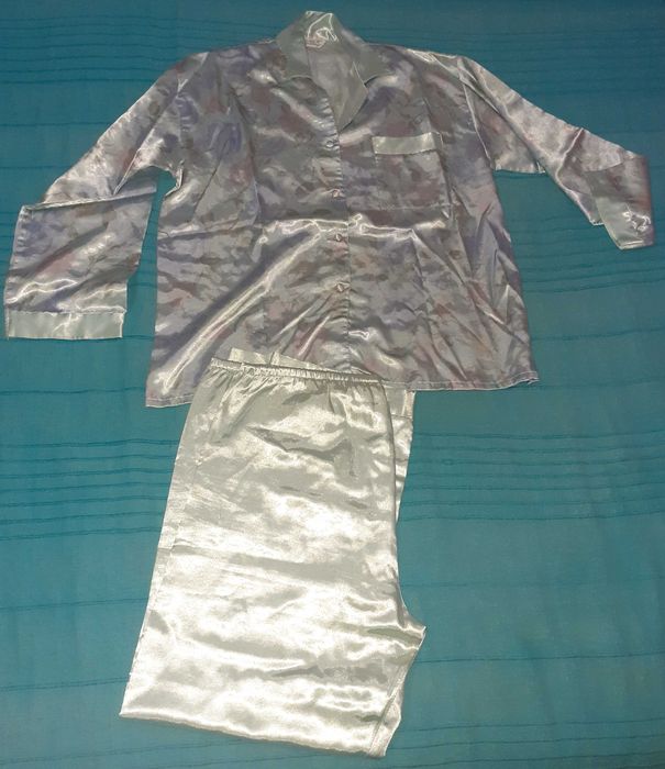 Pijama de Senhora em Cetim