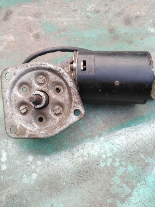 электро двигатель стеклоочистителя мерседес т1
