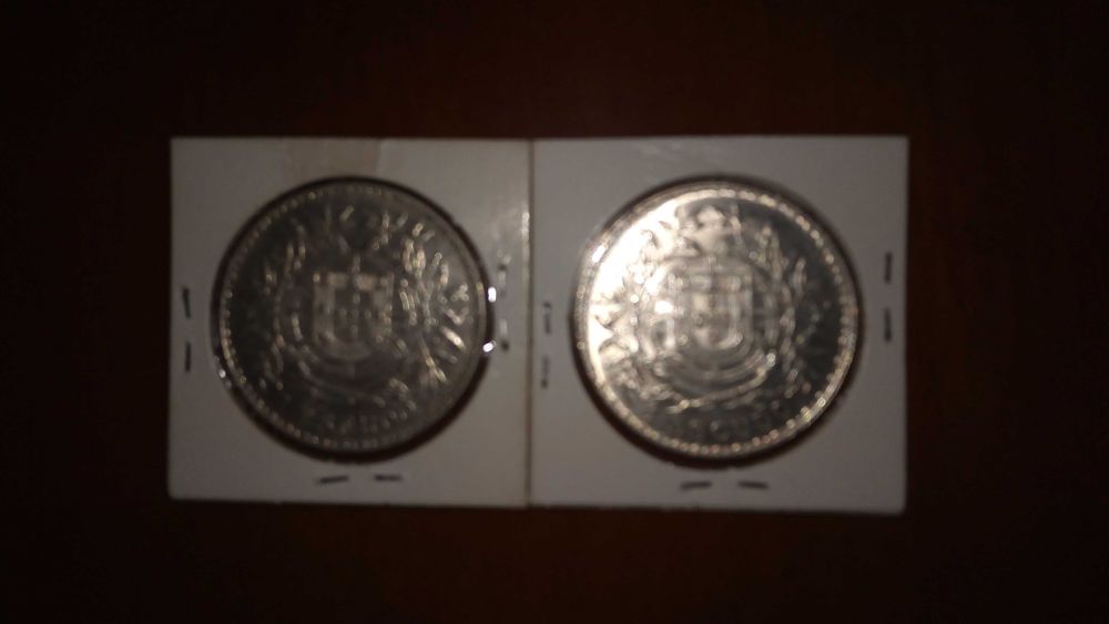 DUAS MOEDAS DE 1$00 PRATA 835%  EM ESTADO BELO E SOB. (VER DESCRITIVO)